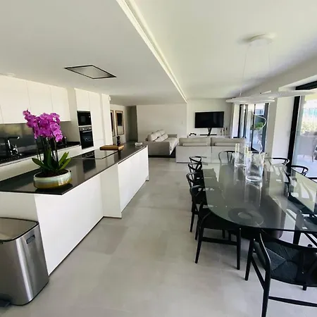 Spectacular Appartement - 4 Bedrooms In A Luxury Residence In Estepona *